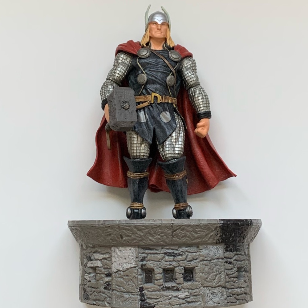 Marvel Comic Thor Visit 8" Action Figure with base